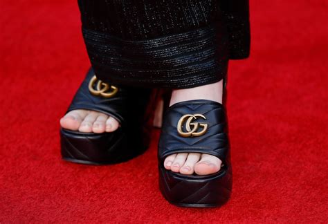 billie eilish feet on nails.